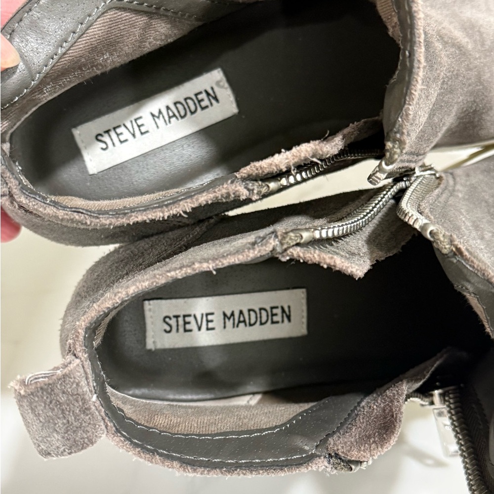 💙2 for $12 Steve Madden Wedgie Platform Sneakers Ankle Booties Gray Suede Sz 6 - Picture 2 of 11